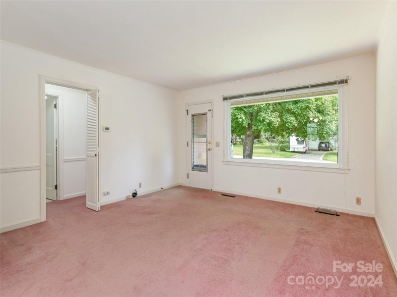 Property image 4 at 1925 Arlington Place, Hendersonville, NC 28791