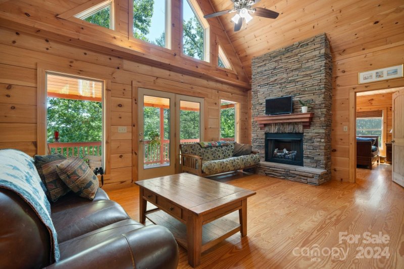 Property image 2 at 1040 Paso Fino Lane, Connelly Springs, NC 28612