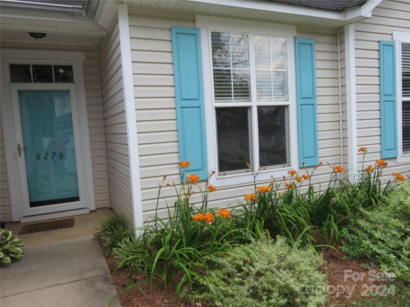 Property image 2 at 8276 Chatham Oaks Drive, Concord, NC 28027