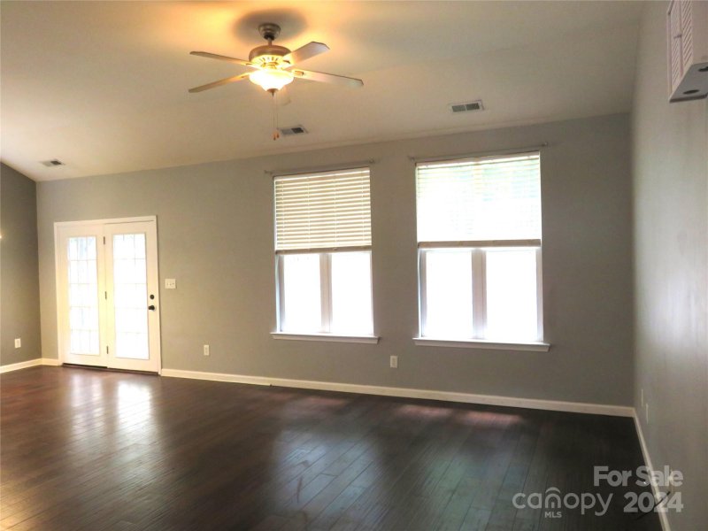 Property image 4 at 8276 Chatham Oaks Drive, Concord, NC 28027