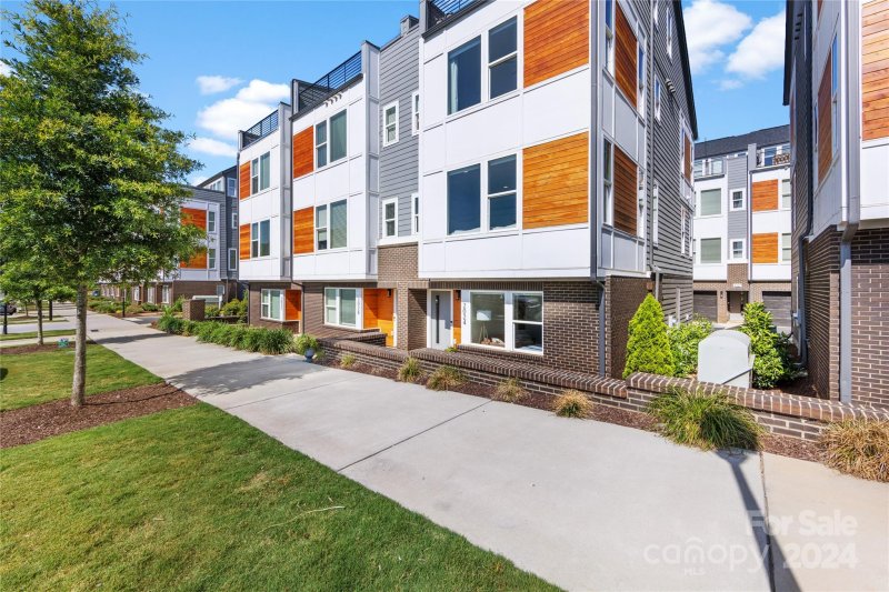 Property image 2 at 2024 Bryant Park Drive, Charlotte, NC 28208