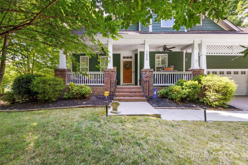 Property image 2 at 1070 Hunters Run Drive, Tega Cay, SC 29708