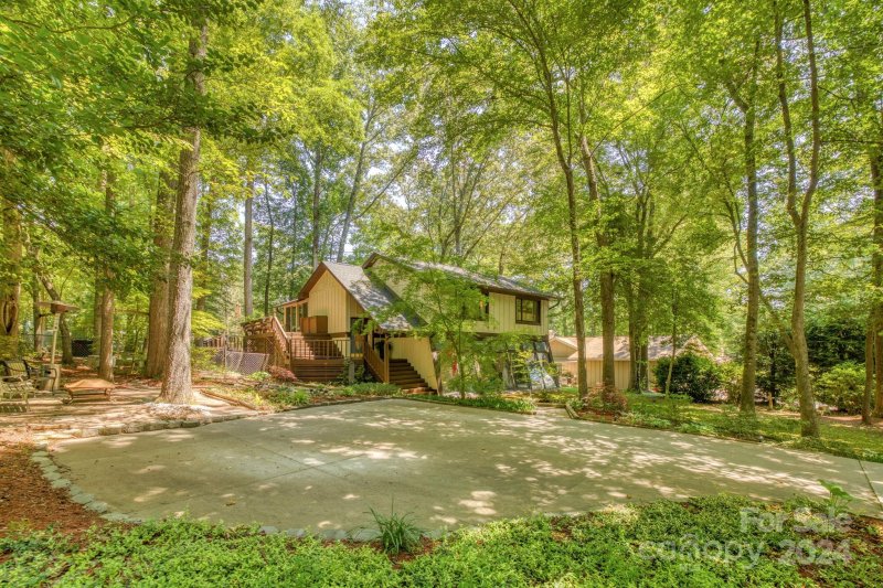 Property image 2 at 32 Wildwood Circle, Fletcher, NC 28732