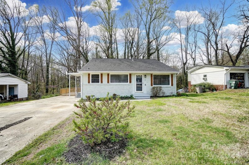 Property image 3 at 717 Forest Drive, Gastonia, NC 28054