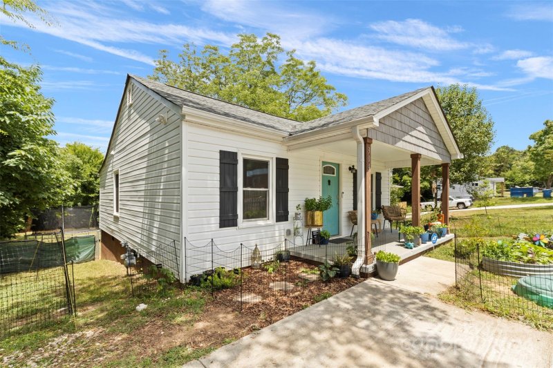 Property image 4 at 304 Cherry Street, Belmont, NC 28012