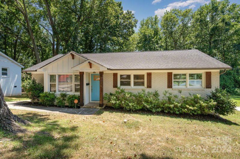 Property image 2 at 2406 Purser Drive, Charlotte, NC 28215