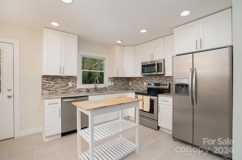 Property image 3 at 2406 Purser Drive, Charlotte, NC 28215