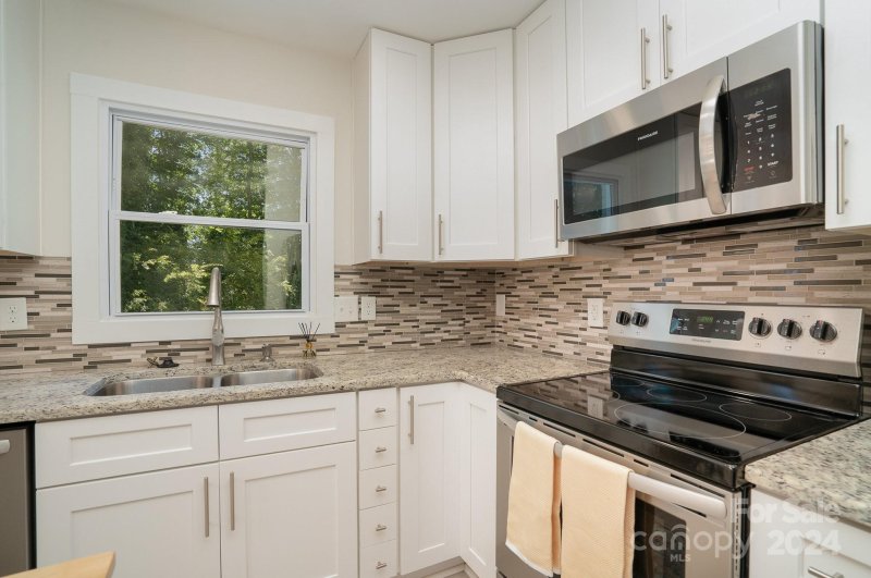 Property image 4 at 2406 Purser Drive, Charlotte, NC 28215