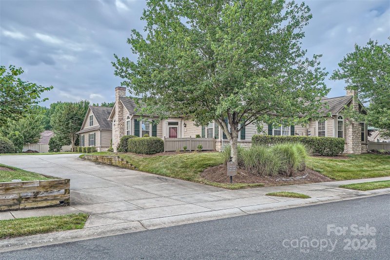 Property image 3 at 2348 Coltsview Lane, Matthews, NC 28105