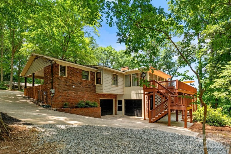 Property image 3 at 340 N Oakwood Drive, Statesville, NC 28677