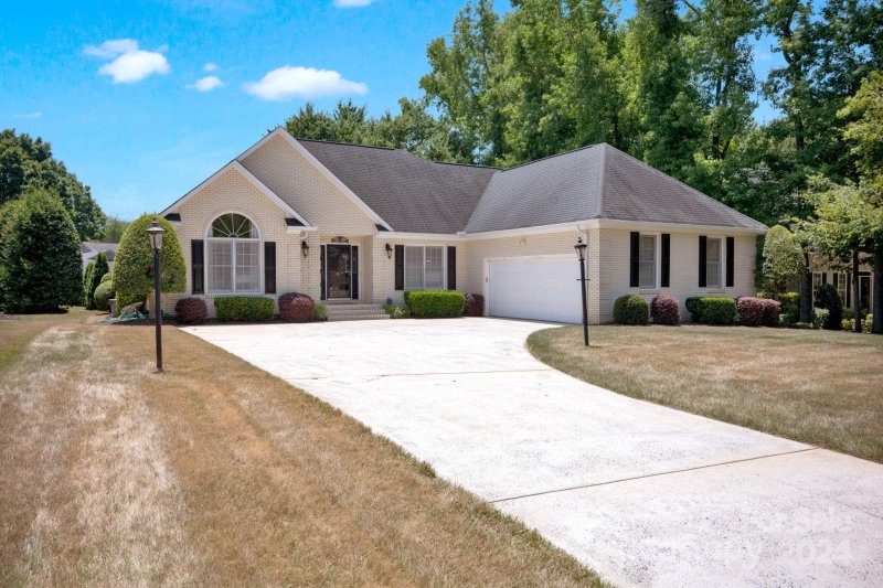 Property image 2 at 3733 Sand Wedge Drive, Gastonia, NC 28056