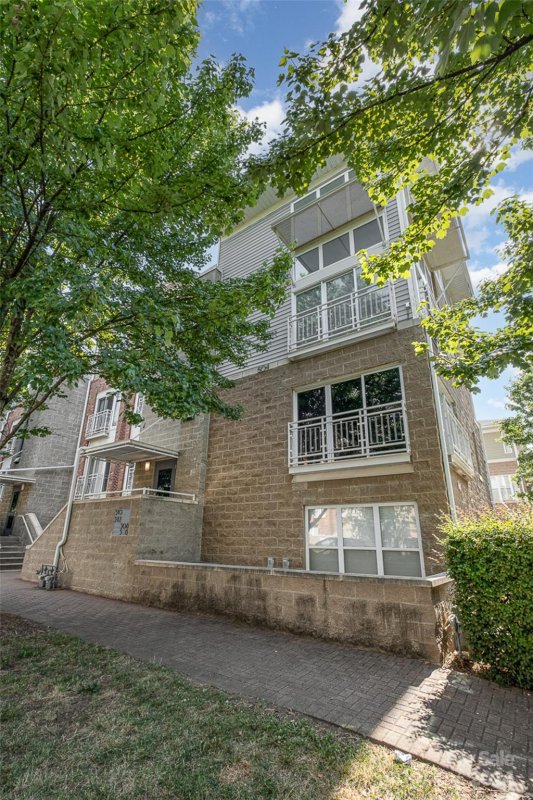 Property image 4 at 508 Donatello Avenue, Charlotte, NC 28205