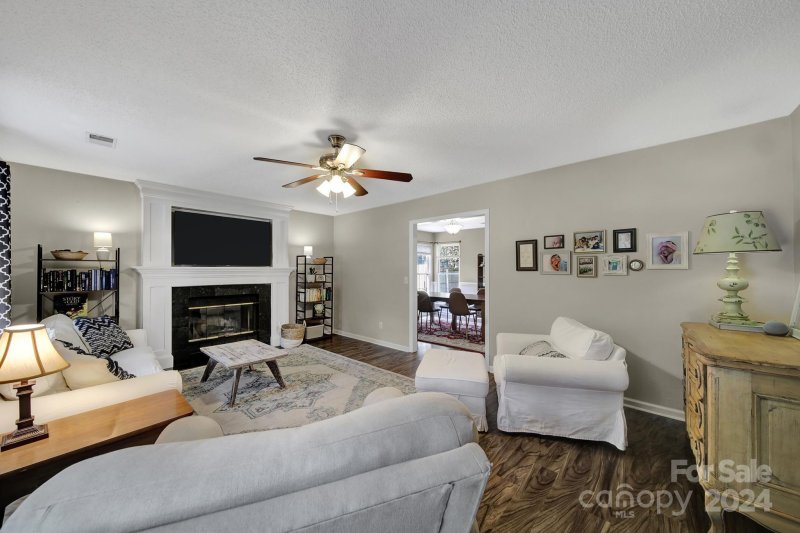 Property image 3 at 8610 Kirkley Glen Lane, Charlotte, NC 28215