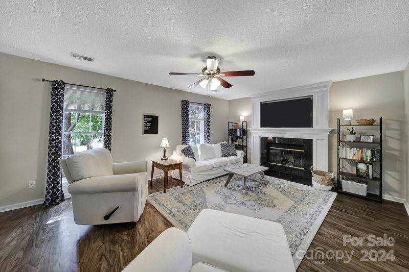 Property image 4 at 8610 Kirkley Glen Lane, Charlotte, NC 28215