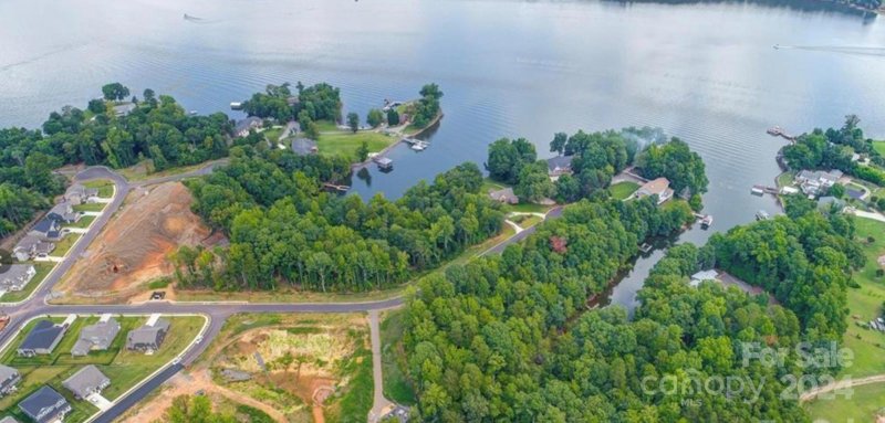 5147 Watersail Way