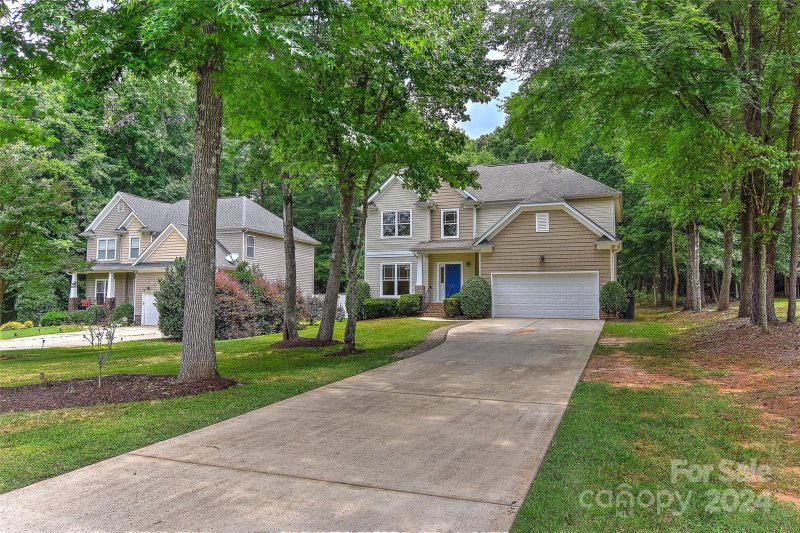 Property image 2 at 10611 Knox Avenue, Matthews, NC 28105