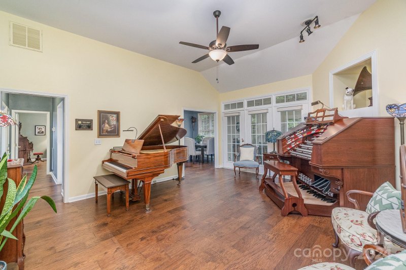 Property image 3 at 1132 Setter Lane, Concord, NC 28025