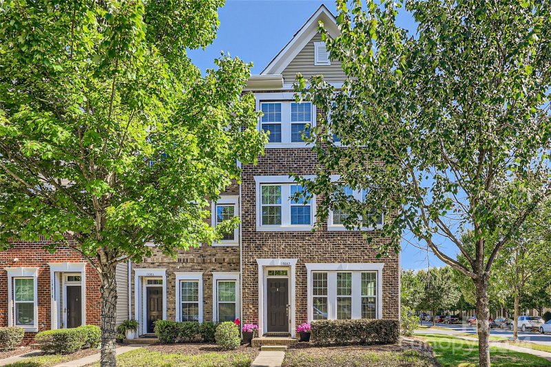 19002 Lake Breeze Drive