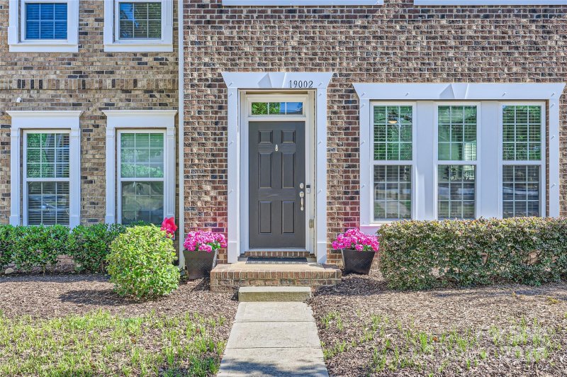 Property image 3 at 19002 Lake Breeze Drive, Cornelius, NC 28031