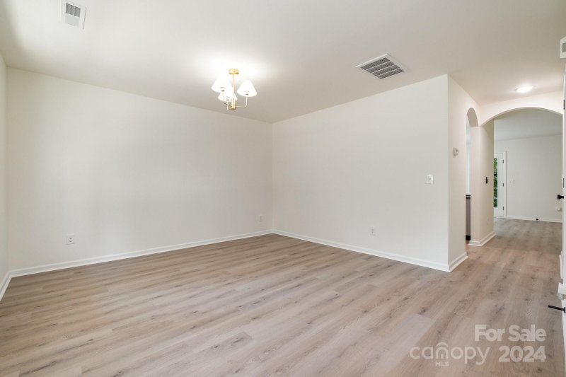 Property image 3 at 5223 Fernhill Drive, Charlotte, NC 28217