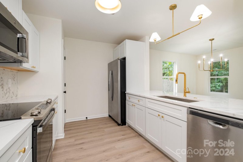 Property image 4 at 5223 Fernhill Drive, Charlotte, NC 28217