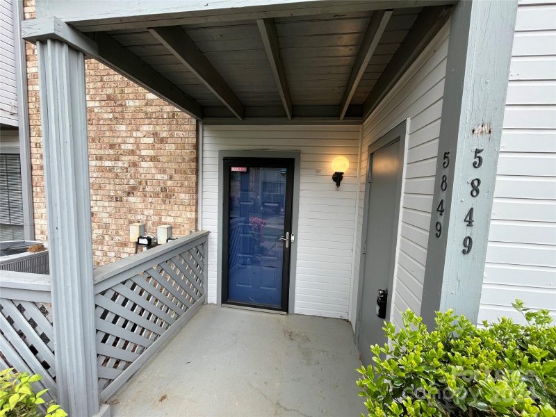 Property image 5 at 5849 Harris Grove Lane, Charlotte, NC 28212