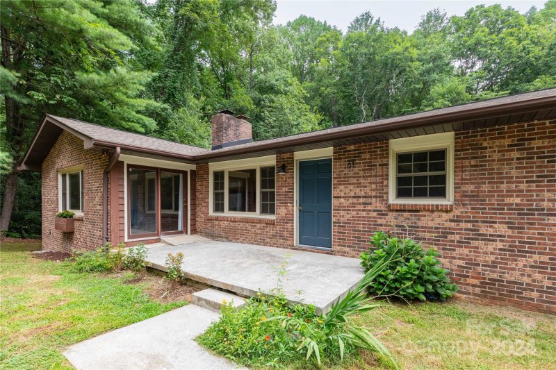 Property image 3 at 61 Chukkar Trail, Hendersonville, NC 28792