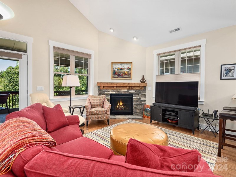 Property image 5 at 14 Craftsman View Drive, Asheville, NC 28804