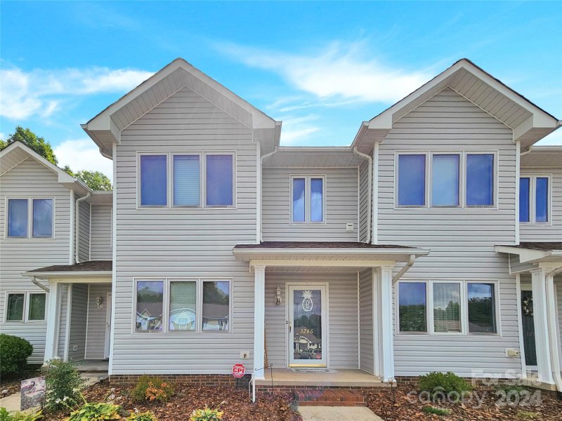 3286 White Oak Court