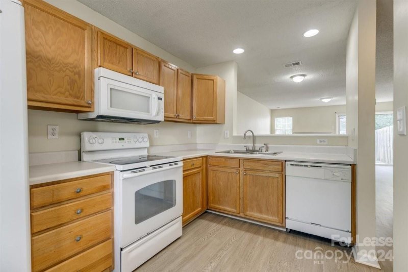 Property image 4 at 1809 Birch Heights Court, Charlotte, NC 28213