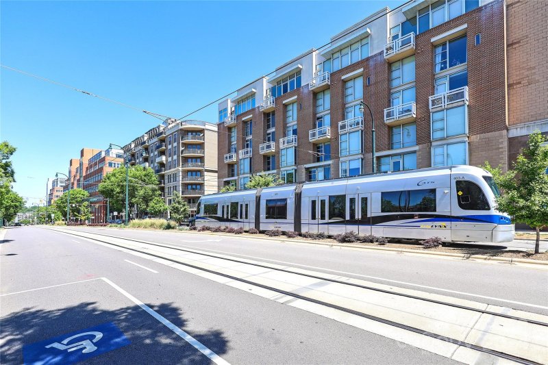 Property image 2 at 718 W Trade Street, Charlotte, NC 28202