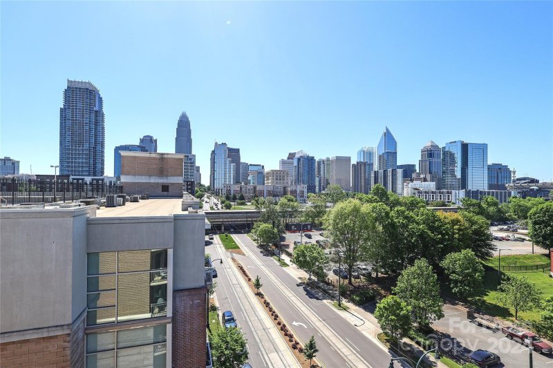 Property image 3 at 718 W Trade Street, Charlotte, NC 28202
