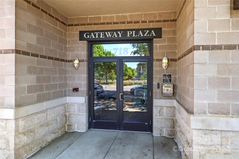 Property image 4 at 718 W Trade Street, Charlotte, NC 28202