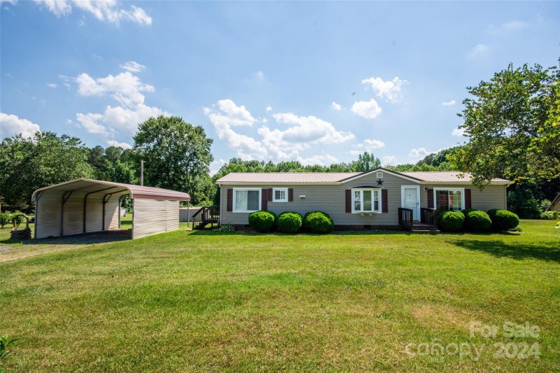 Property image 2 at 385 Deerchase Circle, Statesville, NC 28625