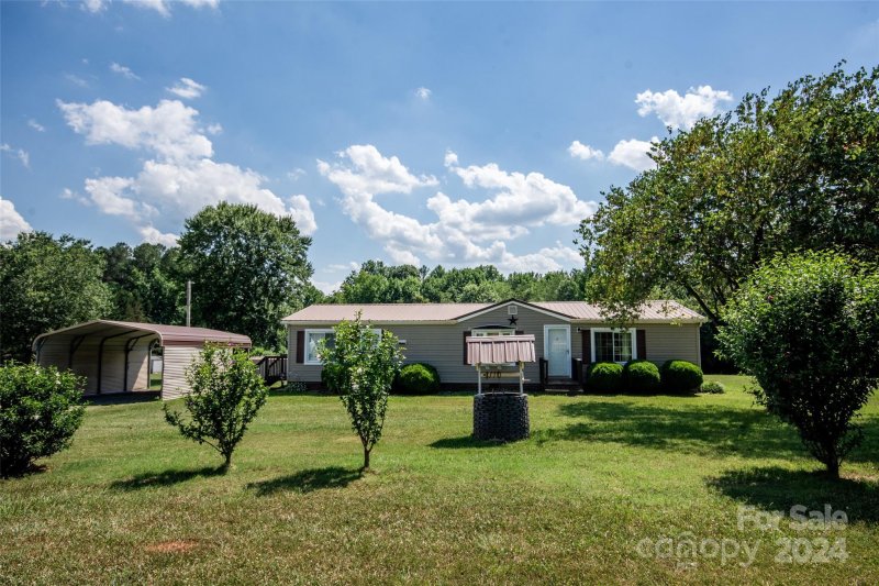 Property image 5 at 385 Deerchase Circle, Statesville, NC 28625