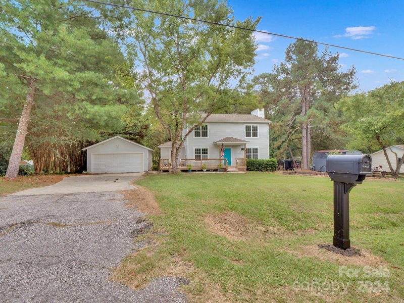 911 Idlewild Drive