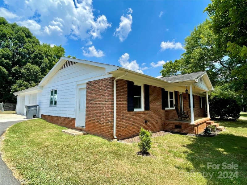 Property image 2 at 113 Greendale Drive, Mount Holly, NC 28120