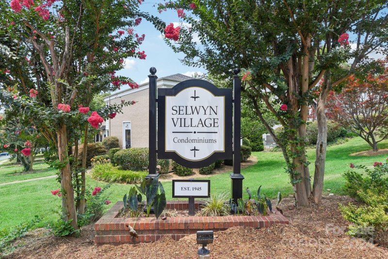 Property image 4 at 200 Wakefield Drive, Charlotte, NC 28209