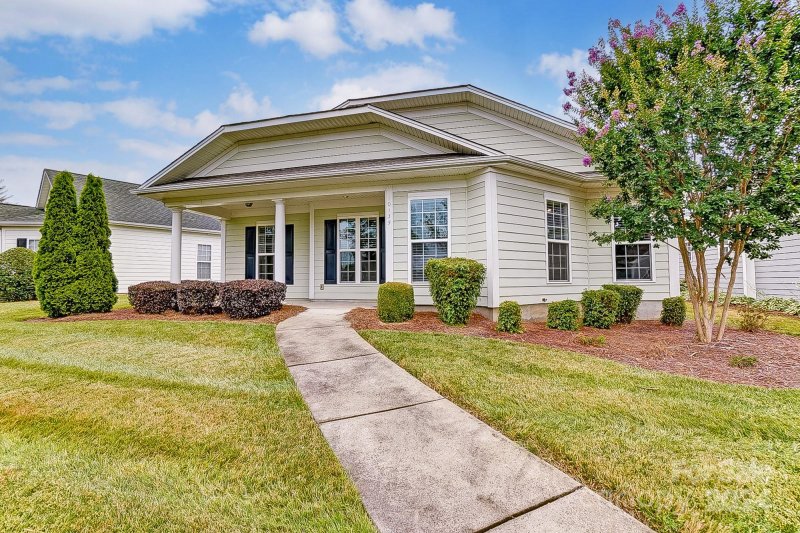 Property image 2 at 10135 Bishops Gate Boulevard, Pineville, NC 28134