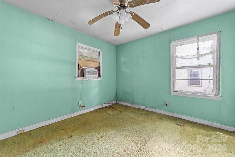 Property image 2 at 2704 Mary Avenue, Gastonia, NC 28052