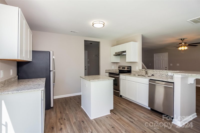 Property image 3 at 11221 Northwoods Forest Drive, Charlotte, NC 28214