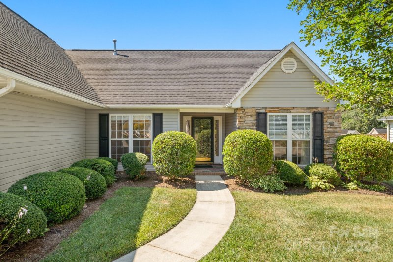 Property image 3 at 20 Dove Hollow Road, Fletcher, NC 28732