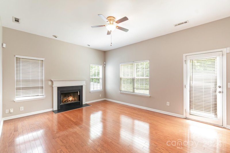 Property image 3 at 1316 Kersey Glen Lane, Charlotte, NC 28216