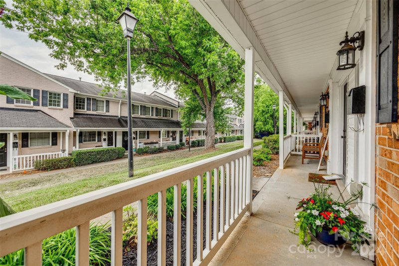 Property image 3 at 1310 Green Oaks Lane, Charlotte, NC 28205