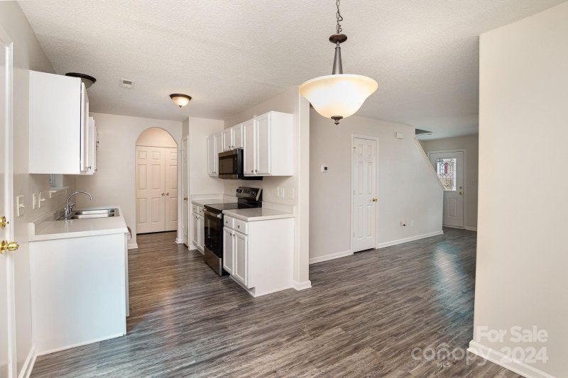 Property image 3 at 7930 Bronze Pike Drive, Charlotte, NC 28273