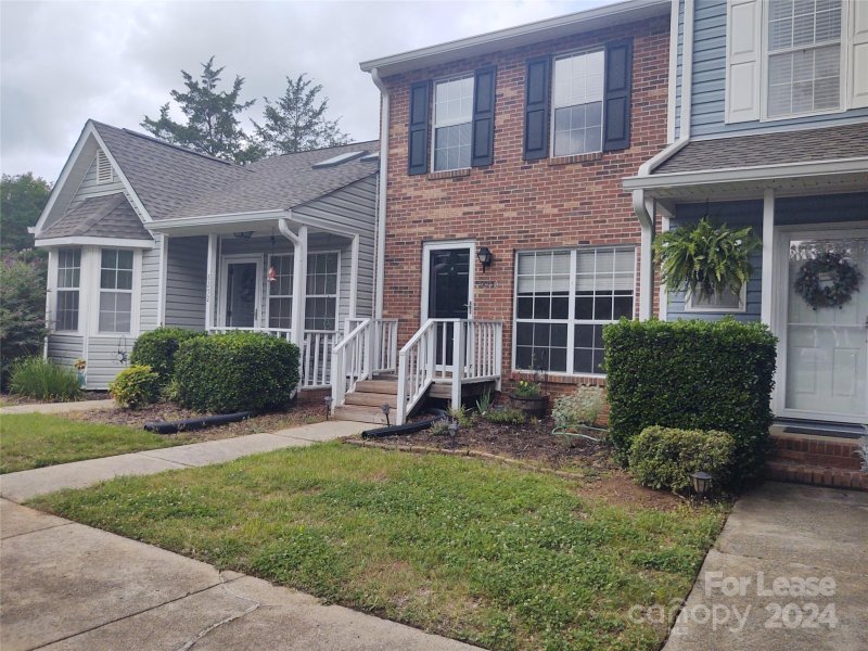 Property image 2 at 8250 Circle Tree Lane, Charlotte, NC 28277