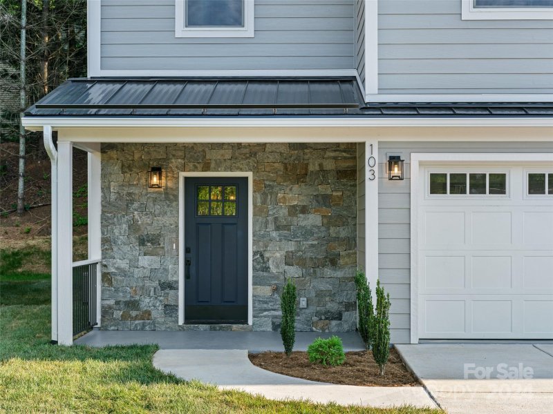 Property image 4 of 100 Red Twig Lane in Dogwood Point, Burnsville, NC 28714