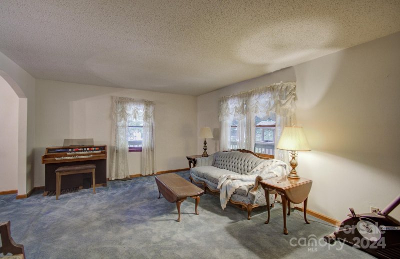 Property image 2 at 29 Coffey Circle, Asheville, NC 28806