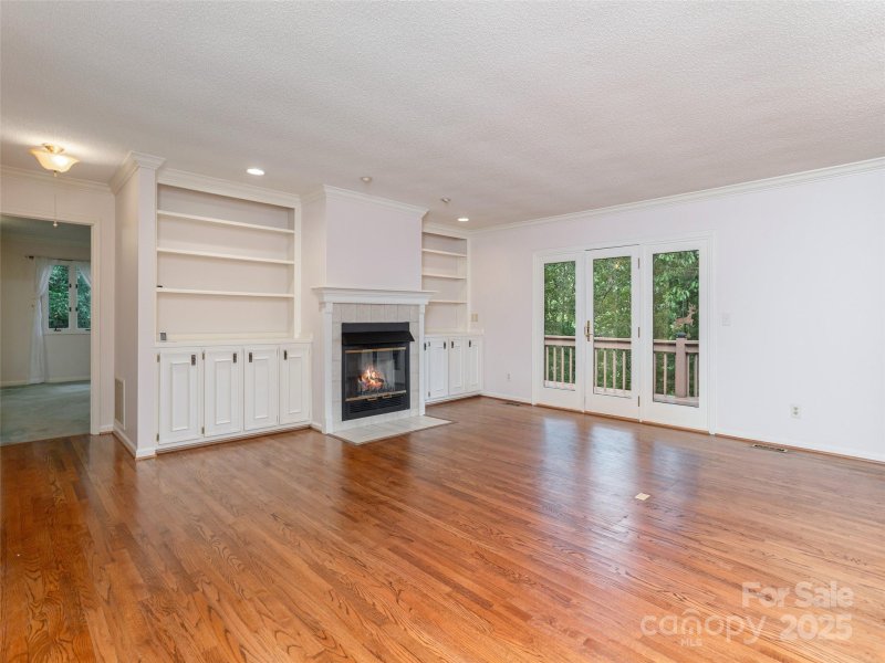 Property image 5 of 204 Greenleaf Drive in Kenmure, Flat Rock, NC 28731