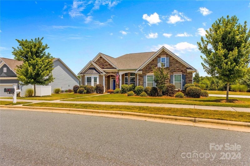 Property image 2 at 222 Hunters Hill Drive, Statesville, NC 28677